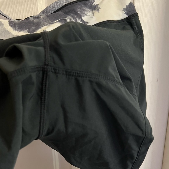 Lululemon 🍋 Turbo Run Short Size 10 - Picture 9 of 13